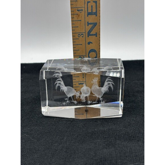 3D Laser Etched Crystal Cube 2 Roosters And Chick Decorative Paperweight 3"x2" - Picture 6 of 9